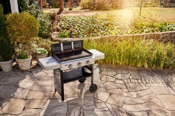 Weber 28″ Griddle Liquid Propane Grill - Image 4